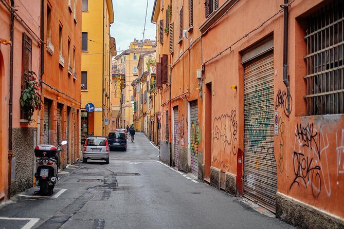 Bologna Private City Kickstart Tour - Starting point at Via Santo Stefano 15: how to plan your 2-hour window