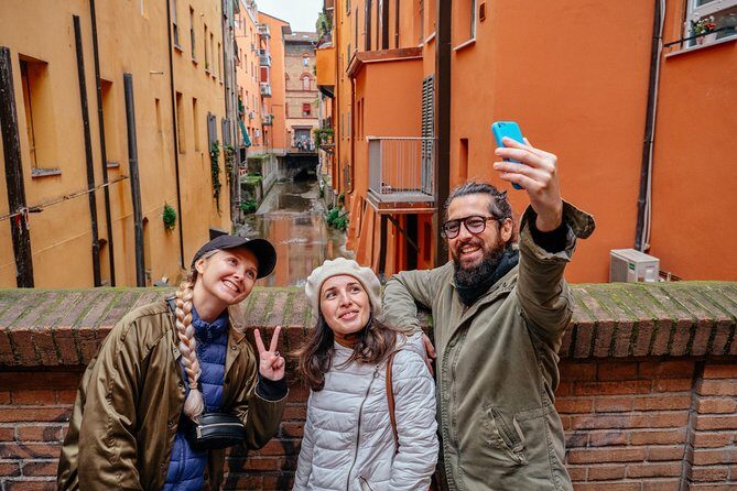 Bologna Private City Kickstart Tour - Guide quality in the real world: what the praised names tell you