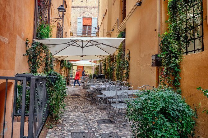 Bologna Private City Kickstart Tour - Walking strategy: how to get the most out of the route