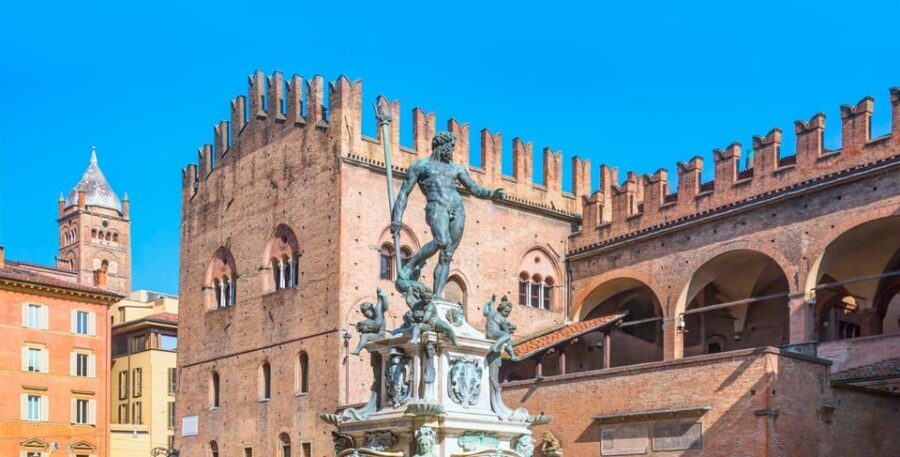 Bologna: Private Top Historical Sites Guided Walking Tour - Two Towers and palazzo pass-bys: what to watch without slowing down