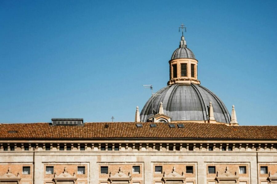 Bologna: Private Top Historical Sites Guided Walking Tour - San Petronio: Gothic inside, and Cassini’s sun-dial