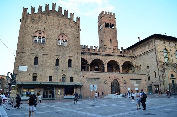 Bologna Private Walking Tour - Key highlights you should care about