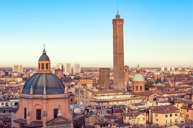 Bologna Scavenger Hunt and Highlights Self Guided Audio Tour - Stop 1 and 2: Biblioteca Universitaria di Bologna and Santa Maria della Vita