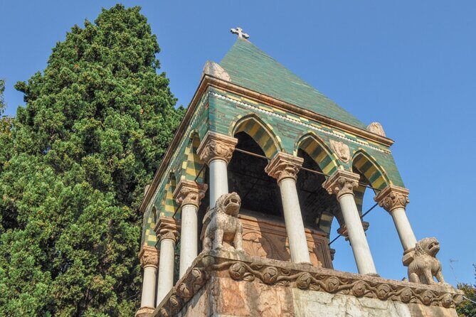 Bologna Secrets Quest: Self-Guided Hidden Gems Adventure - Palazzo Isolani and Piazza Santo Stefano: porticoes, Gothic meets Renaissance