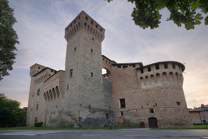 Bologna Surroundings Photo Tour: Rolling Hills and Ravines - Stop 2: Valsamoggia for local-feeling hill scenery