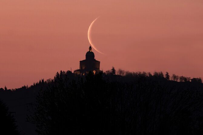 Bologna Surroundings Photo Tour: Rolling Hills and Ravines - Stop 3: Monte San Pietro and the fog/light opportunities