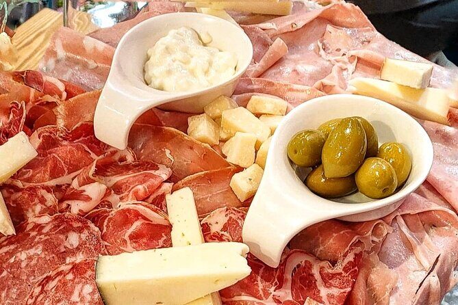 Bologna: the red medieval pearl and its delicious food (private tour) - San Giacomo Maggiore Frescoes: When Food Appears in Art