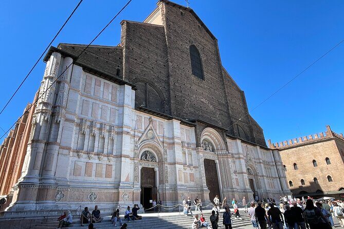 Bologna Walking Food Tour and Highlights with a Local Guide - The Osteria Break: Panino Plus Wine (Not a Formal Meal)