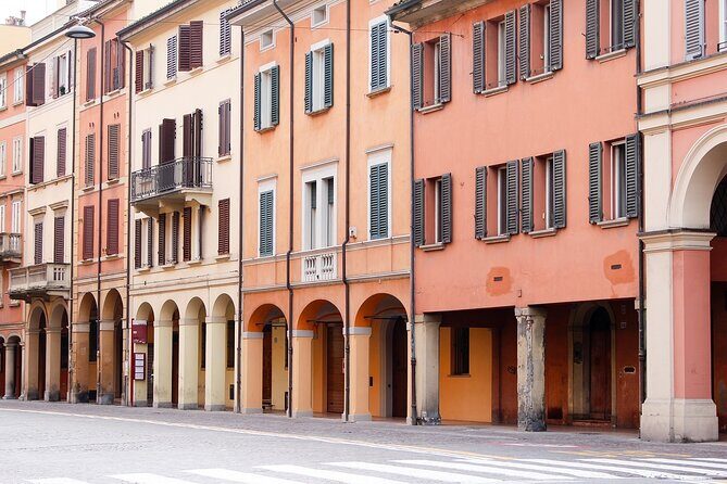 Bologna Walking Tour: Explore Top Sights & Hidden Gems - Archiginnasio di Bologna and the Surprise Finish