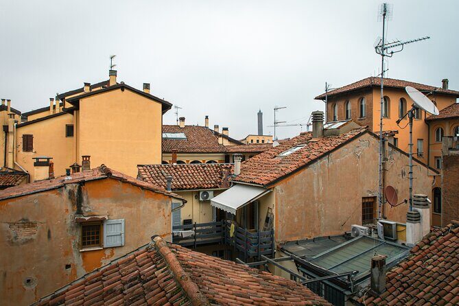 Bologna Walking Tour & Traditional Cooking Class with Wine - Into the Cesarina Home: Aperitivo and Real Conversation