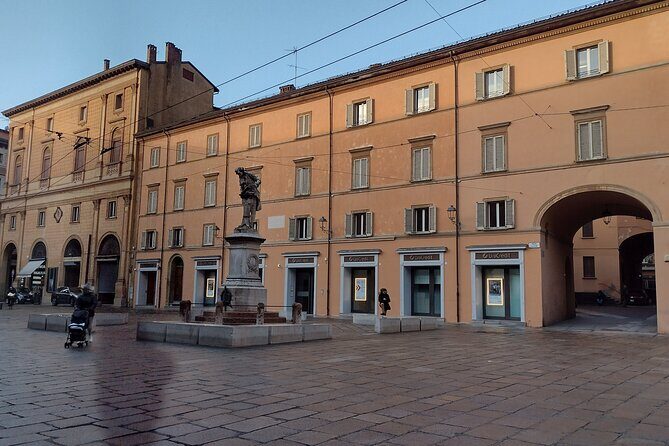 Bologna's Ancient and Recent History: A Self-Guided Audio Tour - Under the Portici di Bologna: UNESCO and the Art of Walking