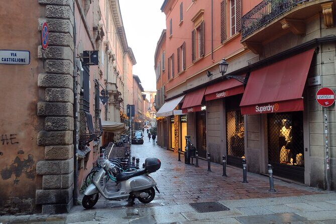 Bologna's Ancient and Recent History: A Self-Guided Audio Tour - Santa Maria della Vita and the Shape of Neighborhood History