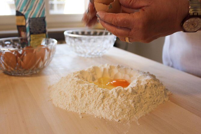 Bolognese Pasta Class in Bologna with a Local Expert, Giovanna C - Meet Giovanna at Via San Mamolo (and Plan for No AC)