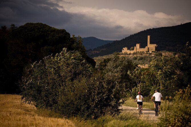 Castiglion Fiorentino - eBike tour in the tuscan countryside - Safety and guidance: what to expect from Christian and Valentin-style leadership