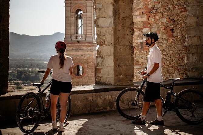 Castiglion Fiorentino - eBike tour in the tuscan countryside - The route vibe: castles, valley paths, and a guided pace