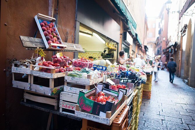Cesarine: Market Tour & Cooking Class at Local's Home in Bologna - Dinner with Emilia-Romagna wine: eating your work the right way