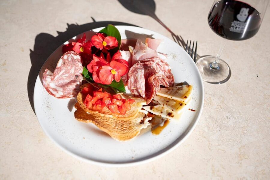 Chianti: Lunch with Wine Tasting at Poggio ai Laghi Winery - The English wine expert and the pace you can actually enjoy