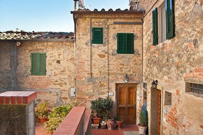 Chianti Wine and Vinci half day Small Group Tour from Lucca - Transport and small-group feel from Lucca