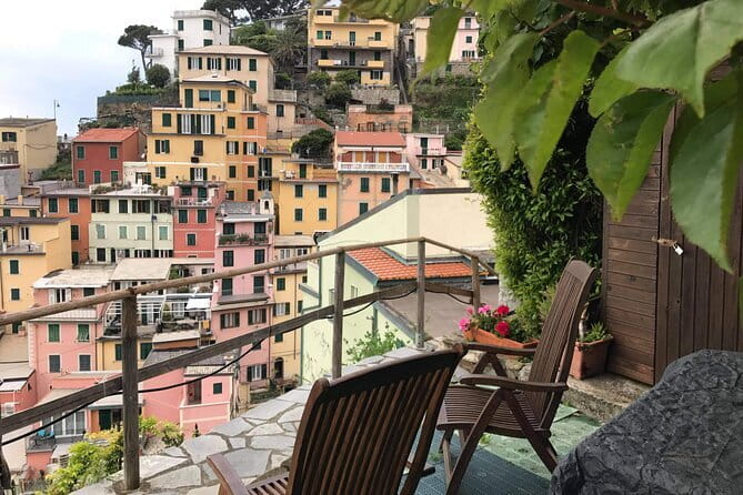 Cinque Terre Day Trips From Florence Sunshine and Discovery - Manarola in one hour: photos, a viewpoint, and time to wander