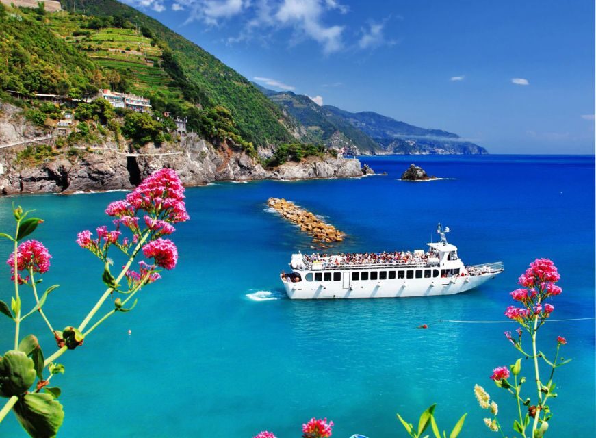Cinque Terre Small Group by Minivan from Lucca - Riomaggiore: the cliffside village start that frames the day