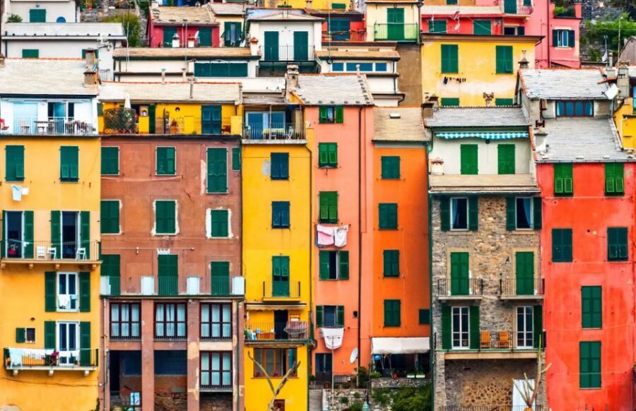 Cinque Terre Small Group by Minivan from Lucca - Vernazza: lunch al fresco plus beach time that actually helps
