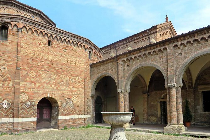 Classic Private Walking Tour Bologna - Piazza Maggiore: Where You Get Oriented Fast