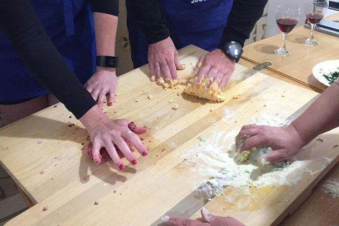 Colorful Pasta Tagliatelle and Ravioli Cooking Class near Arezzo - Where you’ll be cooking: Pergine Valdarno, just outside Arezzo