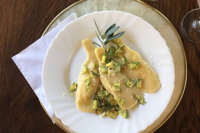 Cooking Class in a historical Palace in Siena Provence - The lunch payoff: sit, eat, and bring extra home