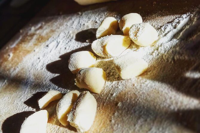 Cooking class in Umbria in any location AT YOUR PRIVATE VILLA - The Menu: Bread, Fresh Pasta, Chicken Cacciatore, and Dessert Choices