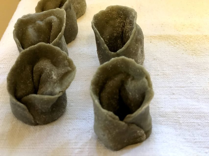 Cortona: Pasta and Pizza Cooking Class - Mediterranean sauces and the art of doing less, better