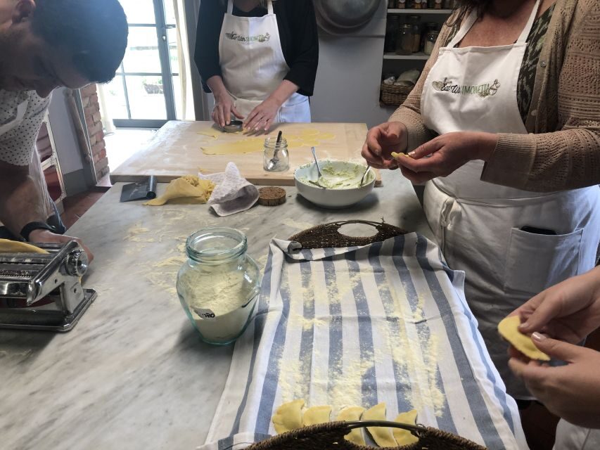 Cortona: Pasta and Pizza Cooking Class - The wine angle: an over-85 selection for pairing, not pressure