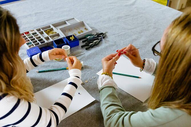 Create your own Jewellery in Florence - Instructor Maria and the value of small-group attention