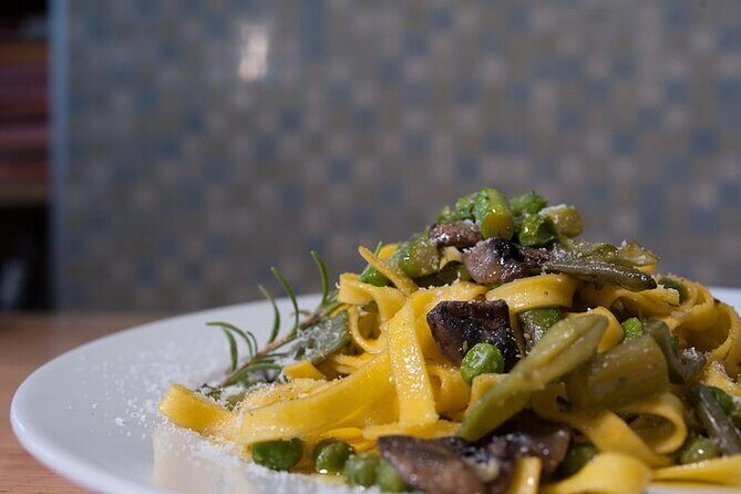 Dine & Enjoy a Cooking Demo at Local's Home in Pisa - Should You Book This Pisa Home Cooking Session?