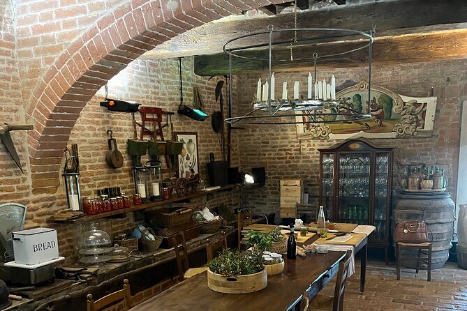 Discover Brunello Wines with DiWine Experience - Getting Around: Air-Conditioned Comfort and a Small Group Pace
