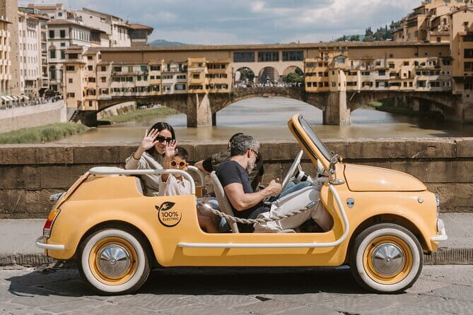 Discover Florence city center on e-cabriot fiat 500 - Riding the restored electric Fiat 500 Cabrio through Florence’s core