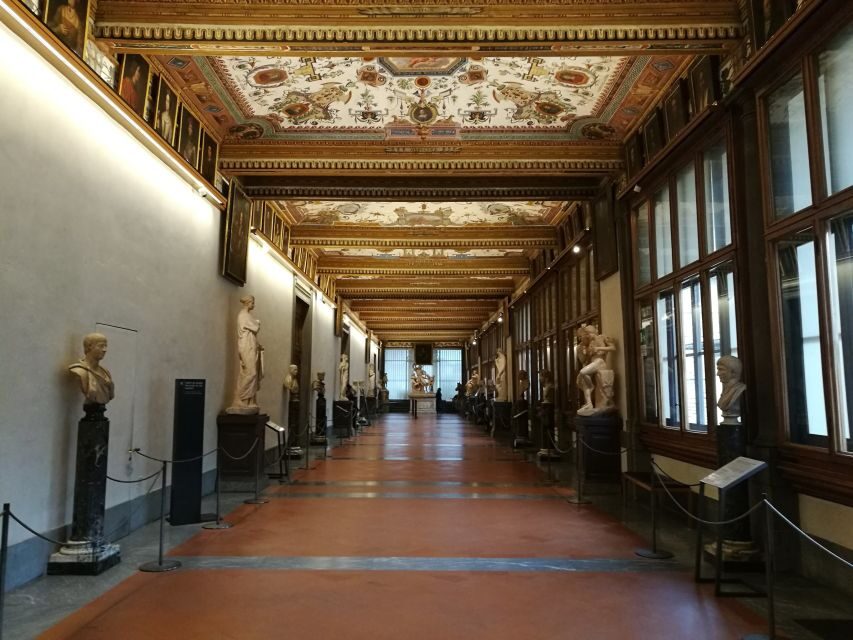 Discover Uffizi and Palazzo Vecchio: Half Day Guided Tour - The mini reset: a break that keeps the pace realistic
