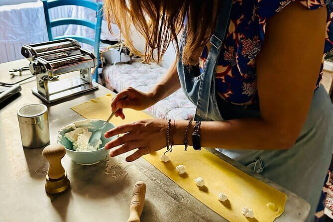 Dolce Vita by Day Market Tour & Pasta Making Class - Bakery stop: Tuscan bread and biscotti for the road (and your memory)