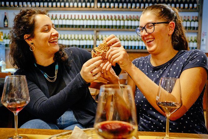 Drinks & Bites in Bologna Private Tour - Stop 1: Finestrella and the medieval canal view