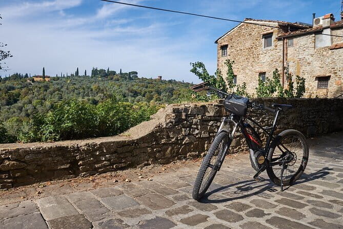E-bike Chianti Classico & Tuscany tour with Wine & Lunch at Farm - Why e-bikes make Chianti feel like a slow, beautiful day