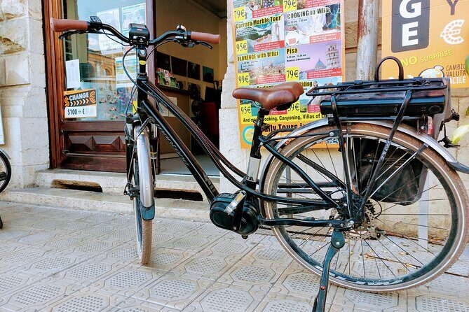 E-Bike Rental in Lucca - Cruising Lucca’s Walls on an E-City Bike