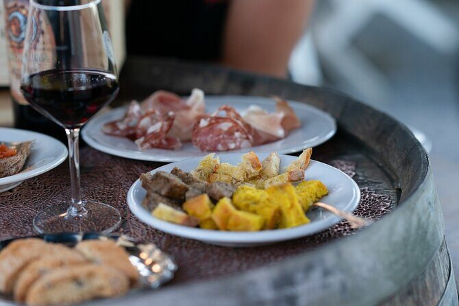 E-bike tour with tasting in the hills of Lucca - What’s included (and why those details matter)