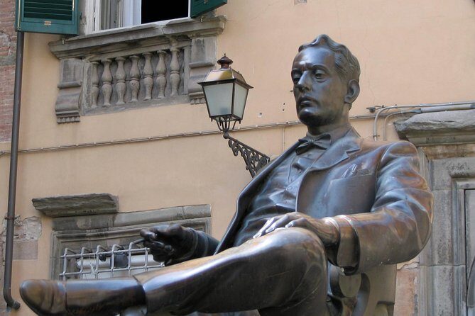 Enjoyable music tour of the historical city of Lucca - Piazza Napoleone: rock, pop, jazz, and soul in a modern square