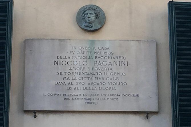 Enjoyable music tour of the historical city of Lucca - Teatro del Giglio inside: where the tour starts in sound