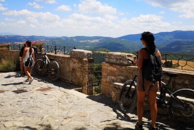 Enobike tour to Lake Corbara and Titignano Castle - Getting rolling from Orvieto Scalo with a small-group feel