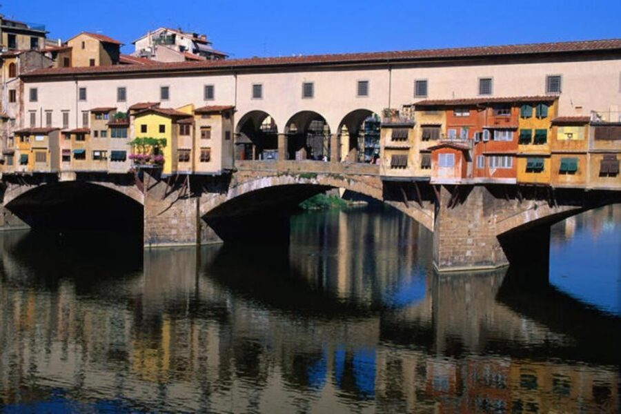 Essential Florence Walking Tour to discover its history - Art moments: David, workshops, Orsanmichele, and why artists had power too