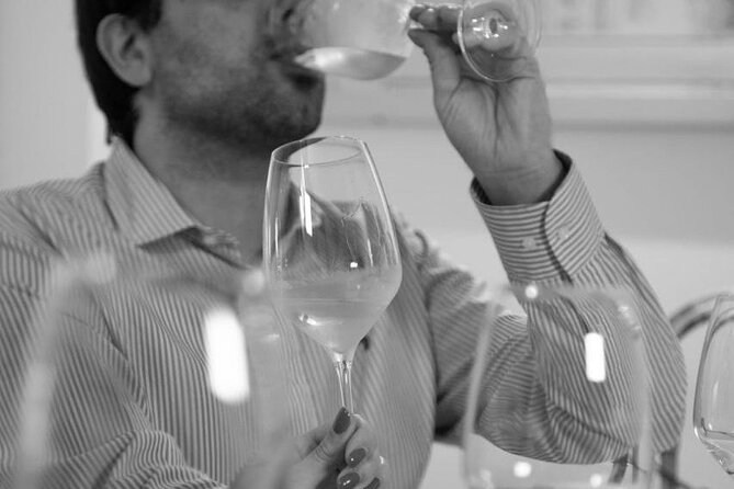 Exclusive Wine Tasting in the Historic Center of Siena - Taking It Home: Buying Bottles and Shipping a Case