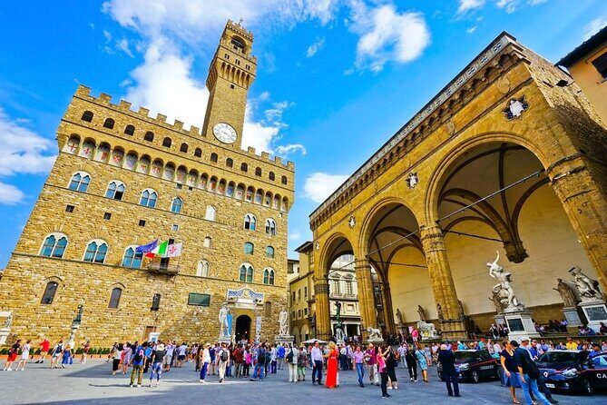 Express Florence - Medici Chapel & Highlights Walking Tour - Piazza della Repubblica and the old city heart