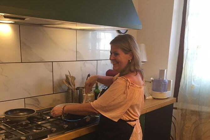 Express Pasta-Making Lesson with Gourmet Dinner - Finding the meeting point on Via Romana (and why it matters)