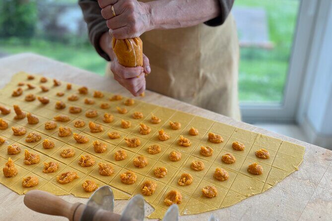 Felsina Culinaria - Personalised Private Cooking Course - The pool and wine add-ons: when they’re worth it