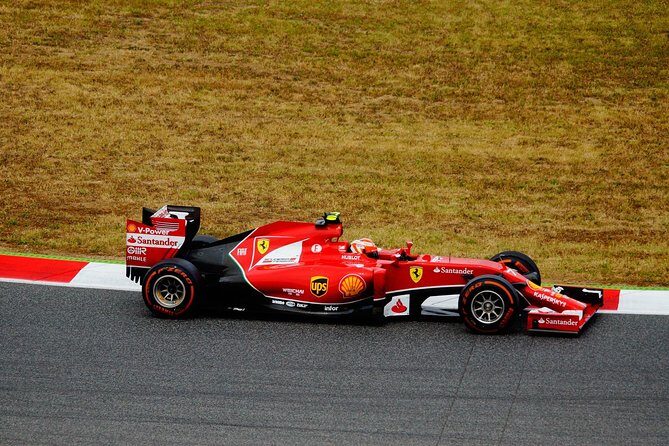 Ferrari Full Day - Maranello to Fiorano: the track views and the shuttle reality